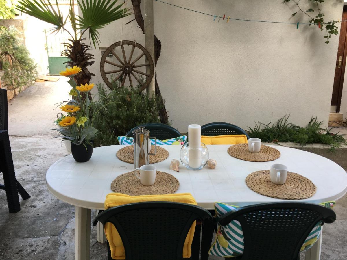 Apartment Marina Komiža المظهر الخارجي الصورة